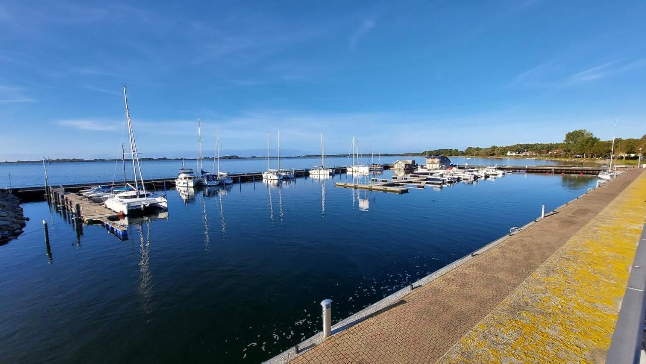 Ferienwohnung Hafenblick Wiek auf Rügen Zewnętrze zdjęcie